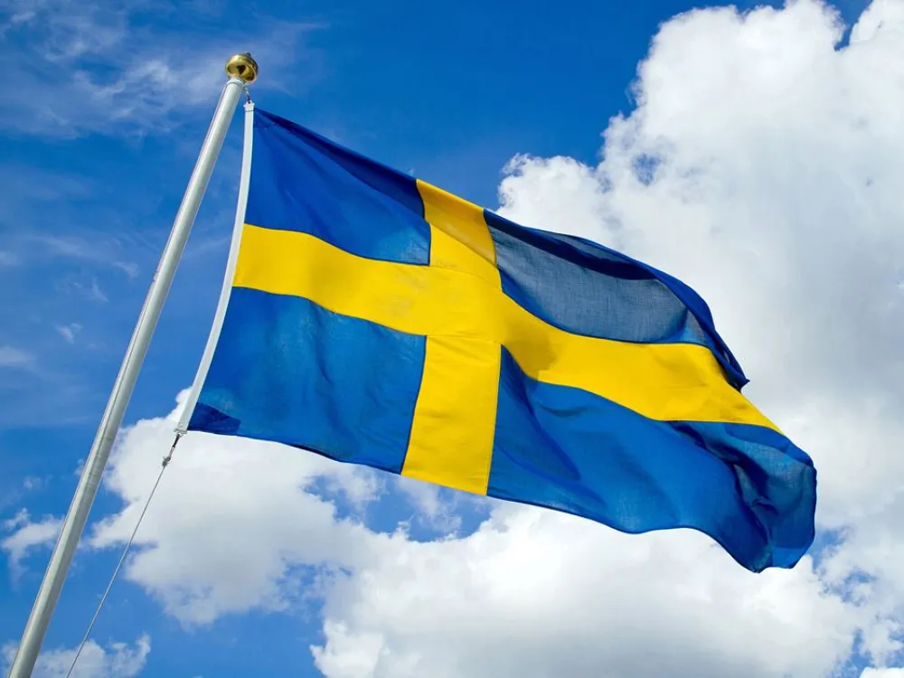Flagga och himmel