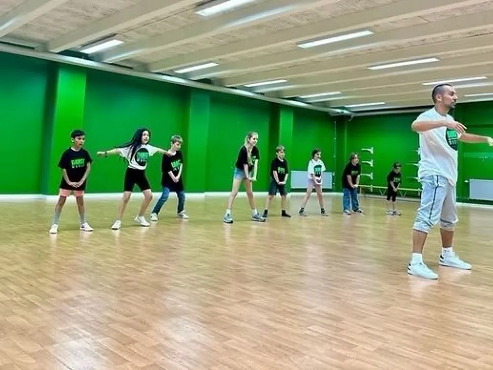 Show Dance
