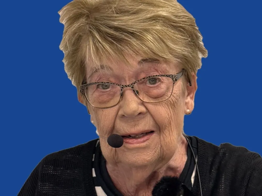 Kvinna med mikrofon